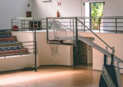 basketball court during daytime